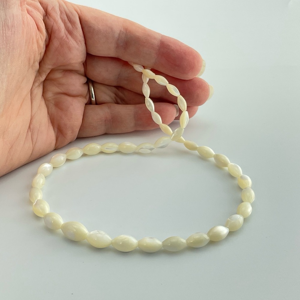 Mother of Pearl Choker Necklace, Handmade, Graduated Oval Beads, 16" Long - Picture 11 of 12